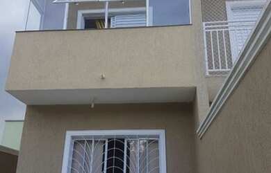 Imagem: A casa possui 3 Dormitórios, 1 Banheiro, 2 Vagas na garagem