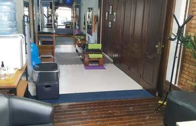 Imagem: A casa possui 5 Dormitórios, 5 Banheiros, 5 Vagas na garagem