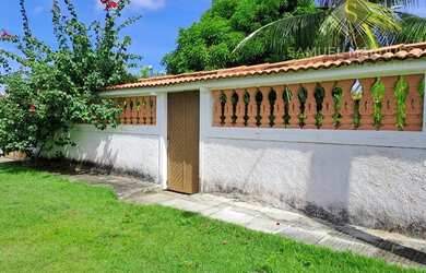 Imagem: A casa possui 3 Dormitórios, 3 Banheiros, 5 Vagas na garagem