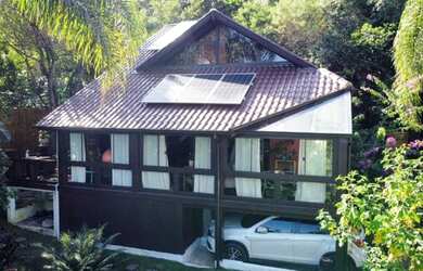 Imagem: A casa possui 2 Dormitórios, 2 Banheiros, 1 Vaga na garagem