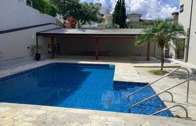 Imagem: A casa em condomínio possui 4 Dormitórios, 5 Banheiros, 4