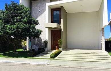 Imagem: A casa em condomínio à venda possui 4 Dormitórios, 5 Banheiros