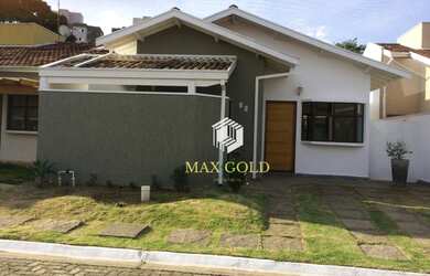 Imagem: A casa em condomínio possui 3 Dormitórios, 2 Banheiros, 2