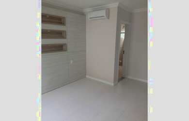 Imagem: O apartamento possui 3 Dormitórios, 1 Banheiro, 94m² de Área