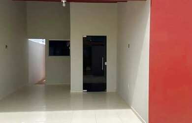 Imagem: A casa possui 2 Dormitórios, 1 Banheiro, 2 Vagas na garagem