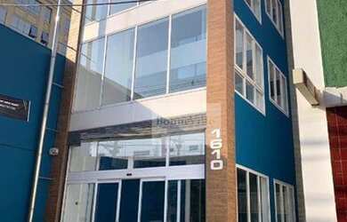 Imagem: O depósito para alugar possui 5 Vagas na garagem e 686m² de