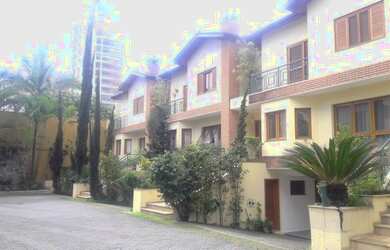 Imagem: A casa em condomínio possui 4 Dormitórios, 4 Banheiros, 4