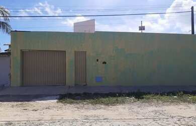 Imagem: A casa possui 5 Dormitórios, 3 Banheiros, 5 Vagas na garagem