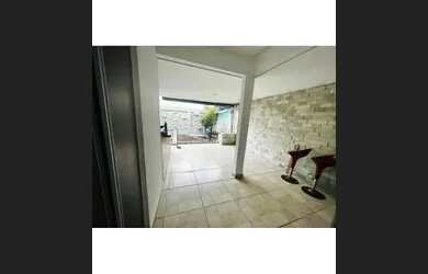 Imagem: A casa em condomínio possui 3 Dormitórios, 3 Banheiros, 2