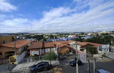 Imagem: A casa possui 4 Dormitórios, 4 Banheiros, 2 Vagas na garagem