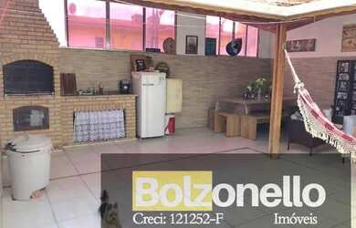 Imagem: A casa em condomínio possui 3 Dormitórios, 2 Banheiros, 2