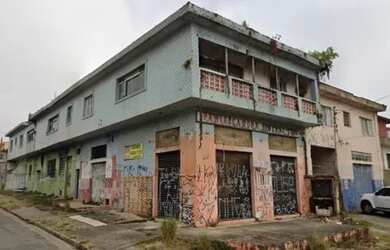 Imagem: O terreno possui 800m² de Área e está localizado em Santa