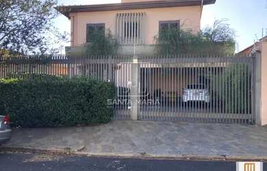 Imagem: O depósito possui 4 Vagas na garagem, 320m² de Área e está