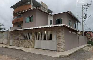 Imagem: A casa possui 5 Dormitórios, 3 Banheiros, 2 Vagas na garagem