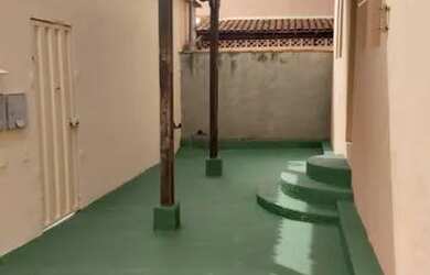 Imagem: A casa possui 2 Dormitórios, 1 Banheiro, 1 Vaga na garagem