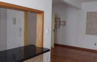 Imagem: A casa possui 2 Dormitórios, 1 Banheiro, 1 Vaga na garagem