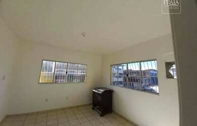 Imagem: A casa possui 3 Dormitórios, 2 Banheiros, 2 Vagas na garagem