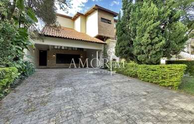 Imagem: A casa em condomínio possui 4 Dormitórios, 5 Banheiros, 4