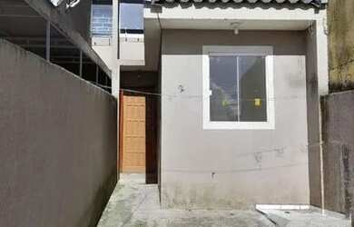 Imagem: A casa possui 3 Dormitórios, 1 Banheiro, 1 Vaga na garagem