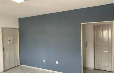 Imagem: O apartamento possui 3 Dormitórios, 1 Banheiro, 1 Vaga na garagem