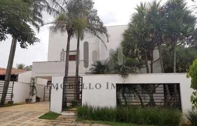 Imagem: A casa possui 2 Dormitórios, 2 Banheiros, 3 Vagas na garagem