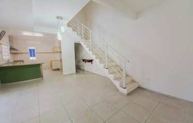 Imagem: A casa para alugar possui 3 Dormitórios, 3 Banheiros, 2 Vagas