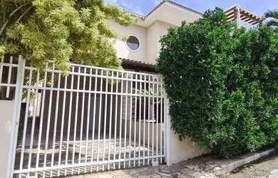 Imagem: A casa em condomínio possui 4 Dormitórios, 3 Banheiros, 2