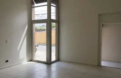 Imagem: O depósito possui 96m² de Área e está localizado em Centro