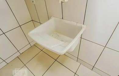 Imagem: A casa em condomínio possui 2 Dormitórios, 2 Banheiros, 1