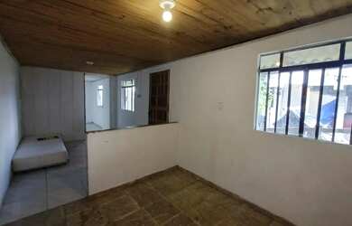 Imagem: A casa possui 1 Dormitório, 1 Banheiro, 35m² de Área e está