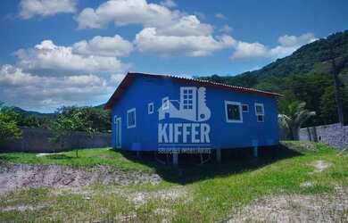 Imagem: A casa possui 3 Dormitórios, 1 Banheiro, 5 Vagas na garagem