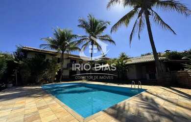 Imagem: A casa em condomínio possui 4 Dormitórios, 5 Banheiros, 3