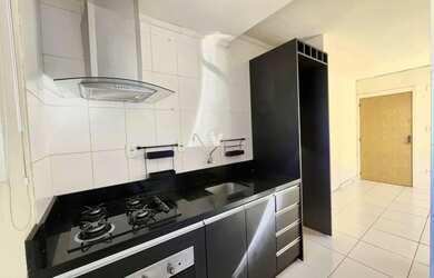 Imagem 4: Apartamento semimobiliado 2 dormitórios e garagem em condomínio fechado