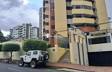 Imagem: O apartamento possui 3 Dormitórios, 1 Banheiro, 2 Vagas na