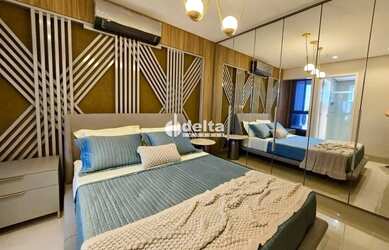 Imagem: O apartamento possui 3 Dormitórios, 1 Banheiro, 2 Vagas na