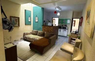 Imagem: A casa possui 2 Dormitórios, 1 Banheiro e está localizado