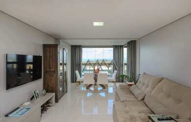 Imagem: O apartamento possui 2 Dormitórios, 2 Banheiros, 2 Vagas na