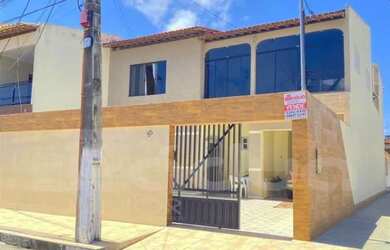 Imagem: A casa possui 4 Dormitórios, 5 Banheiros, 3 Vagas na garagem