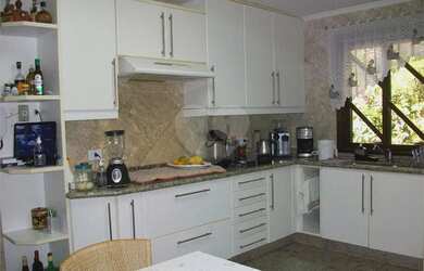 Imagem 4: Imóvel para venda com 652 metros quadrados com 4 quartos em Santa Felicidade...