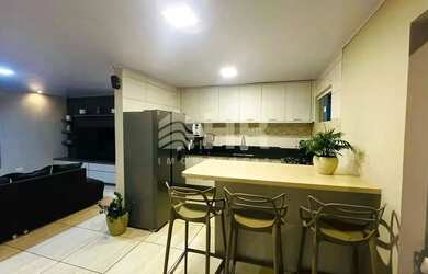 Imagem 9: Casa com 04 dormitórios sendo 01 suíte e 04 vagas de garagem Bom Retiro Matinhos