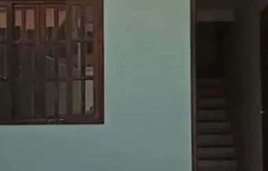 Imagem: A casa possui 2 Dormitórios, 1 Banheiro, 1 Vaga na garagem