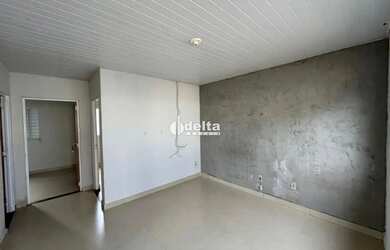 Imagem: A casa possui 2 Dormitórios, 1 Banheiro, 4 Vagas na garagem