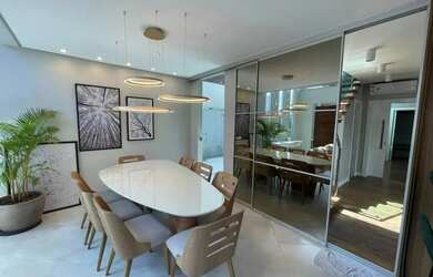 Imagem: A casa em condomínio para alugar possui 3 Dormitórios, 4 Banheiros