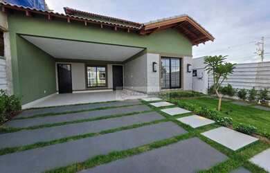 Imagem: A casa em condomínio possui 3 Dormitórios, 3 Banheiros, 4