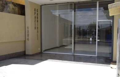 Imagem: O depósito possui 2 Vagas na garagem e 236m² de Área e está