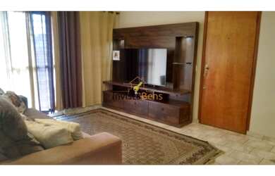 Imagem: O apartamento possui 3 Dormitórios, 1 Banheiro, 1 Vaga na garagem