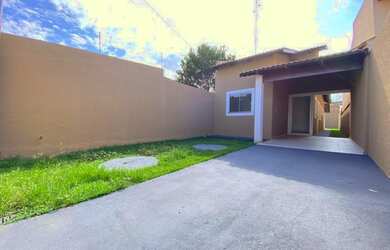 Imagem: A casa à venda possui 3 Dormitórios, 2 Banheiros, 3 Vagas