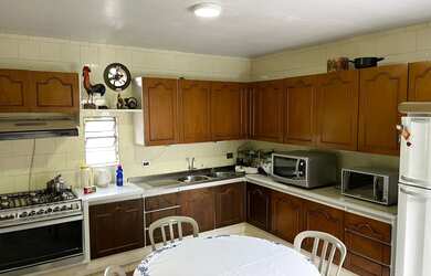 Imagem 6: Sobrado para venda tem 252 metros quadrados com 3 quartos em Novo Mundo...