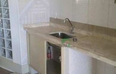 Imagem: O depósito possui 4 Vagas na garagem e 151m² de Área e está