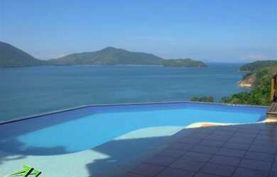 Imagem 15: Ubatuba, Condomínio Ponta das Toninhas, Belíssima casa com cinematográfica vista para o ma